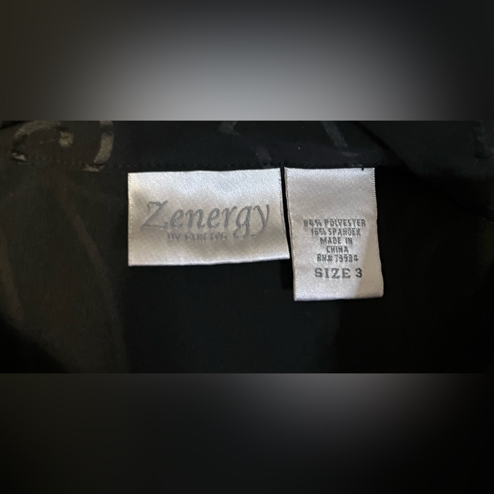 Chico’s Zenergy Embossed Black Floral Pattern Jacket size XL - Picture 13 of 14